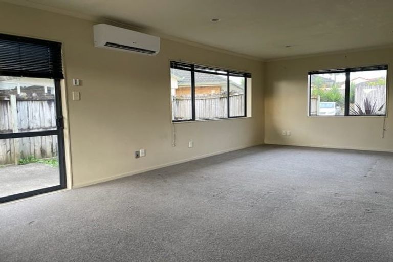 Photo of property in 26 Carisbrook Crescent, Papakura, 2110