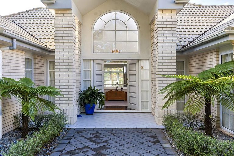 Photo of property in 278 Cascades Road, Botany Downs, Auckland, 2010