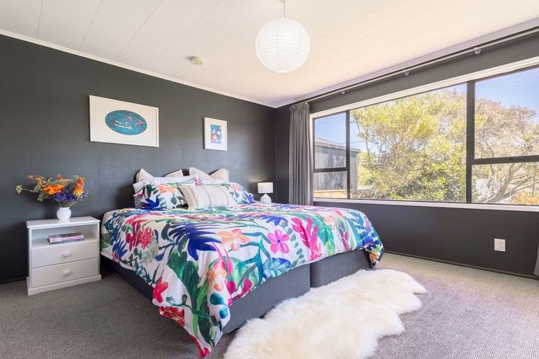 Photo of property in 21 Dale Road, Raumati South, Paraparaumu, 5032