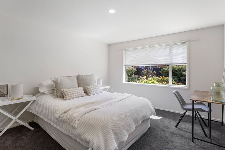 Photo of property in 43 Berkshire Drive, Avonhead, Christchurch, 8042