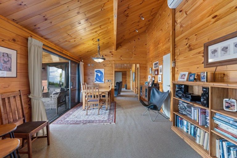 Photo of property in 737 Acacia Bay Road, Acacia Bay, Taupo, 3330