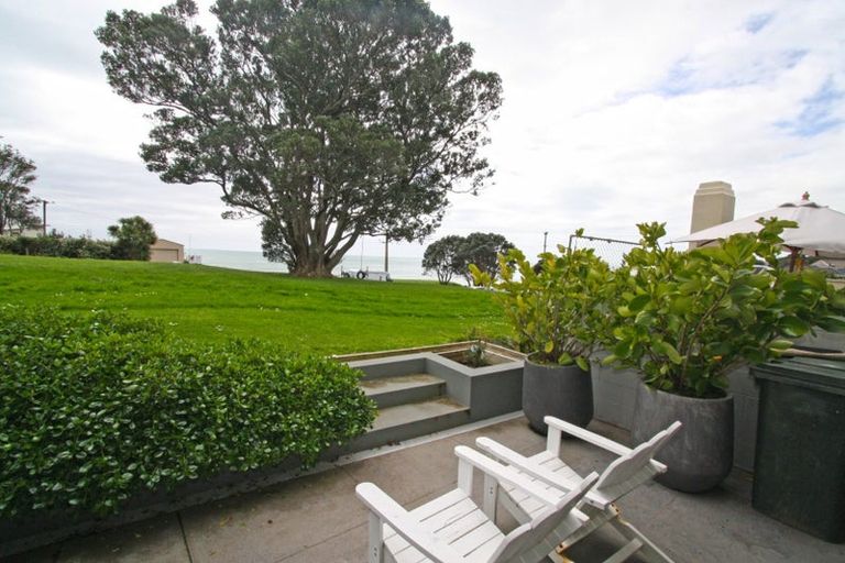 Photo of property in 4/6 Belt Road, Moturoa, New Plymouth, 4310