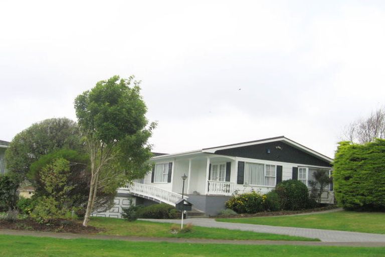 Photo of property in 34 Oriel Avenue, Tawa, Wellington, 5028