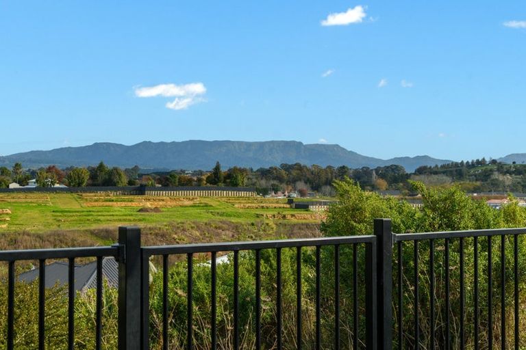 Photo of property in 21 Pioneer Crescent, Omokoroa, 3114