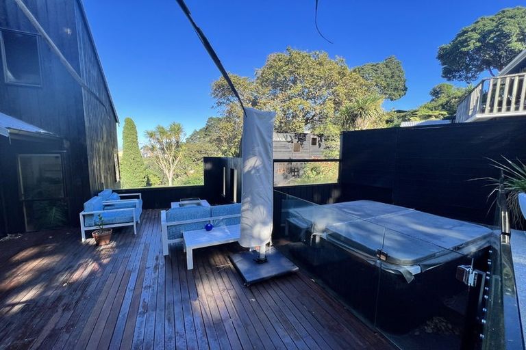 Photo of property in 23 Telephone Road, Birkenhead, Auckland, 0626