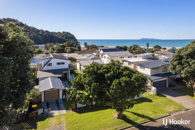 Photo of property in 28 Ocean View Road, Waihi Beach, 3611