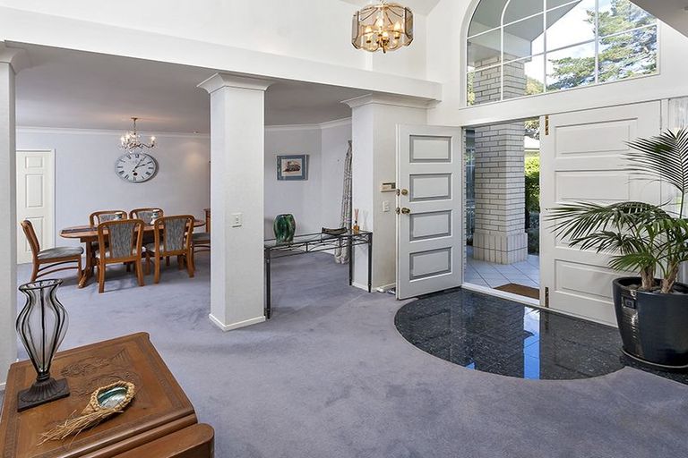 Photo of property in 278 Cascades Road, Botany Downs, Auckland, 2010