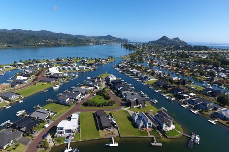 Photo of property in 133 Motu Grande, Pauanui, Hikuai, 3579