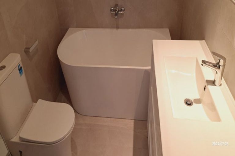 Photo of property in 5/149 Tirimoana Road, Te Atatu South, Auckland, 0602