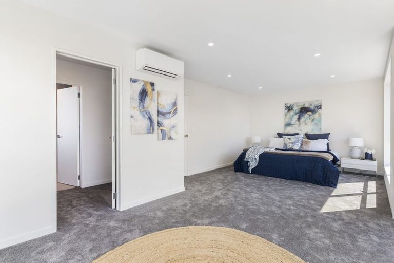 Photo of property in 24a Tamaki Bay Drive, Pakuranga, Auckland, 2010