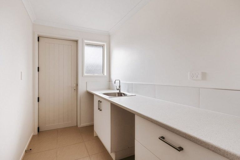 Photo of property in 16 Ellesmere Close, Pyes Pa, Tauranga, 3112