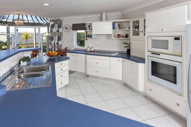 Photo of property in 278 Cascades Road, Botany Downs, Auckland, 2010