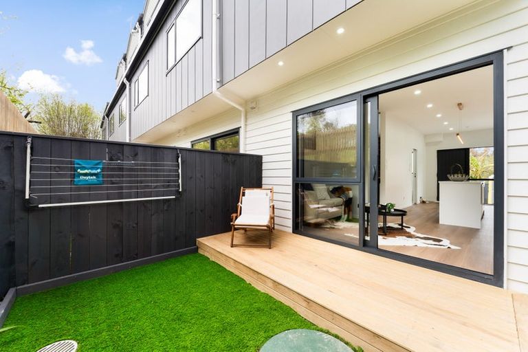 Photo of property in 16a Saint Catherine Crescent, West Harbour, 0618