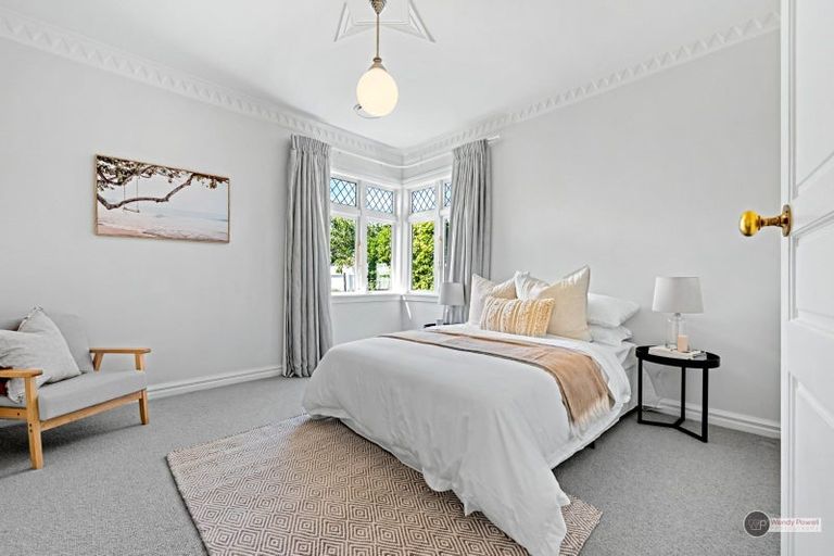 Photo of property in 10 Birdwood Road, Waterloo, Lower Hutt, 5011