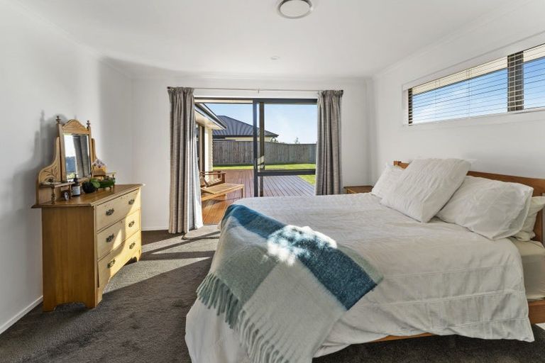 Photo of property in 8 Huntaway Close, Stoke, Nelson, 7011