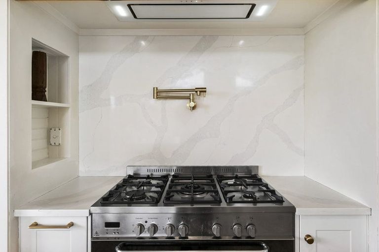 Photo of property in 170 Mullins Road, Ardmore, Papakura, 2582