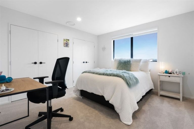 Photo of property in 21 Craigs Way, Hobsonville, Auckland, 0616