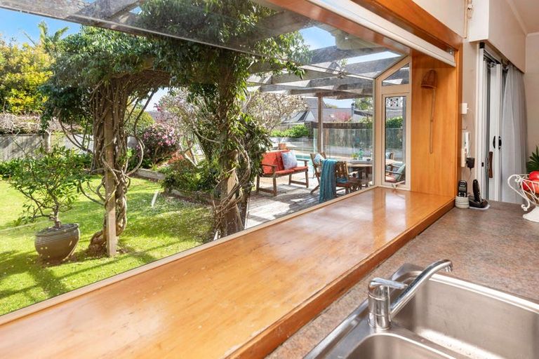 Photo of property in 10 Roadley Avenue, Sunnyhills, Auckland, 2010