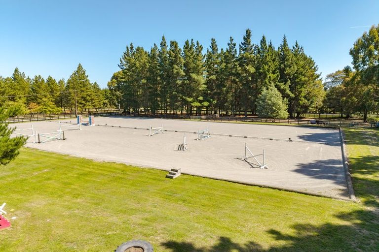 Photo of property in 32 Scarlet Oak Drive, West Melton, Christchurch, 7676