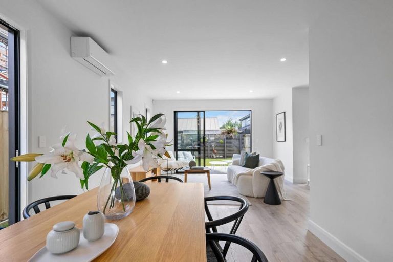 Photo of property in 4 Taipahitini Road, Rosehill, 2113