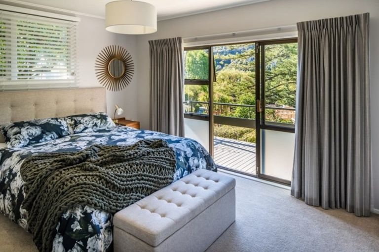 Photo of property in 6 Walter Road, Lowry Bay, Lower Hutt, 5013