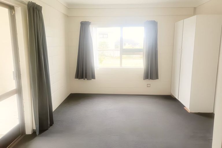 Photo of property in 14 Tatyana Place, Massey, Auckland, 0614