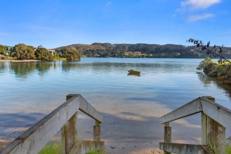 Photo of property in 43a Wallis Street, Raglan, 3225