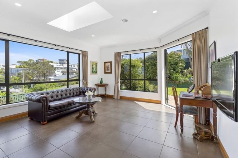 Photo of property in 15 Whitu Street, Khandallah, Wellington, 6035