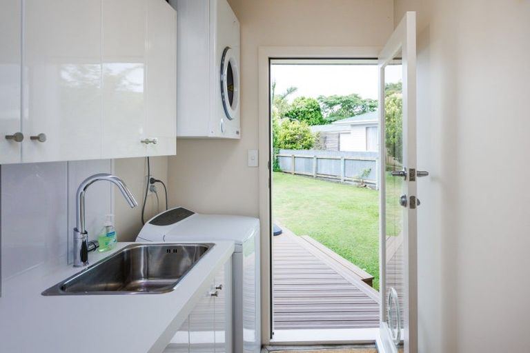 Photo of property in 2 Swansea Street, Hokowhitu, Palmerston North, 4410