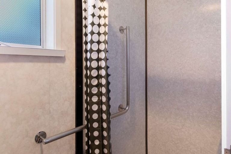 Photo of property in 10 Lewis Street, Gore, 9710