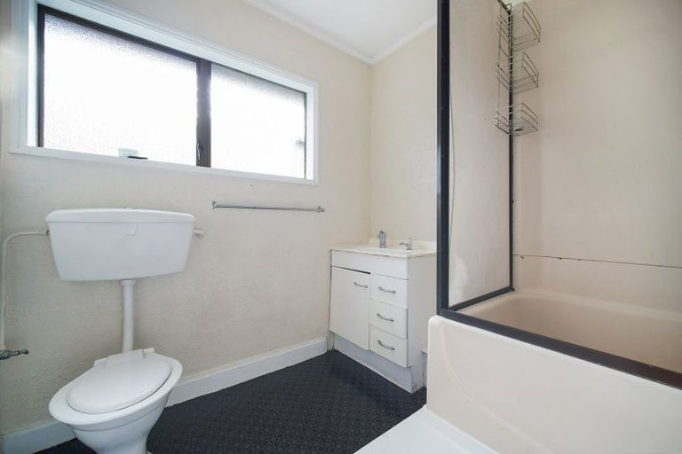 Photo of property in 1/35 Trentham Road, Papakura, 2110