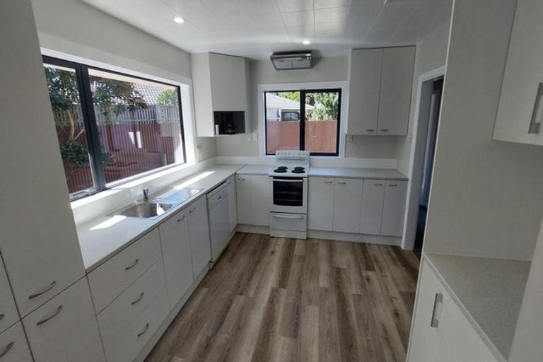 Photo of property in 16a Fovant Street, Russley, Christchurch, 8042