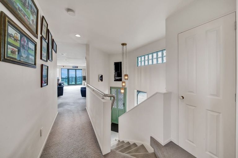 Photo of property in 3a Hillcrest Street, Glen Avon, New Plymouth, 4312