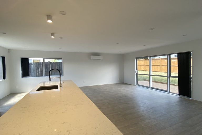 Photo of property in 24b Sabot Place, Massey, Auckland, 0614