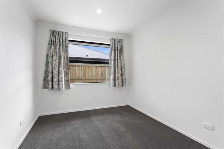 Photo of property in 17 Tutton (pvt) Mews, Rangiora, 7400