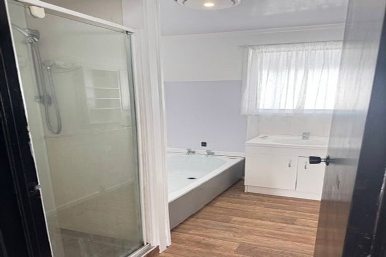 Photo of property in 391 Bucklands Beach Road, Bucklands Beach, Auckland, 2012