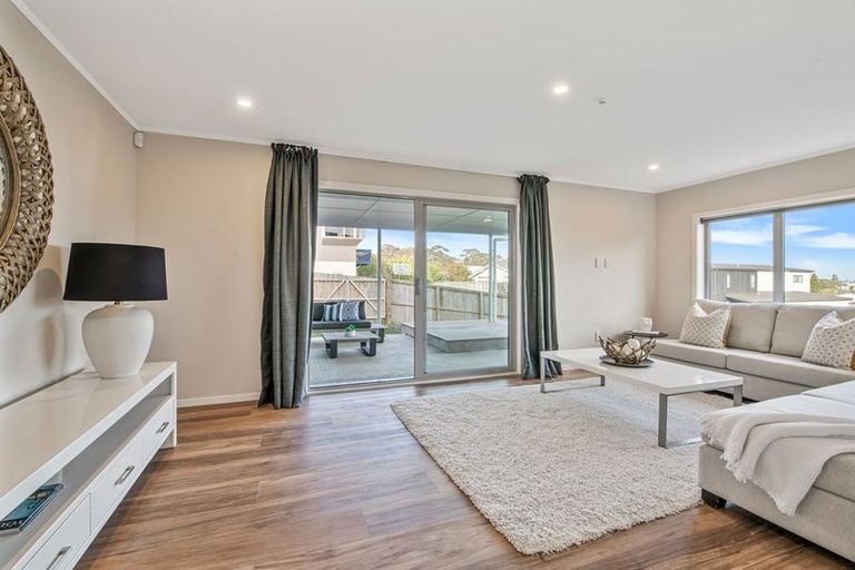 Photo of property in 44 Grenada Avenue, Forrest Hill, Auckland, 0620