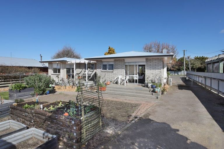 Photo of property in 17 Pirinoa Street, Feilding, 4702