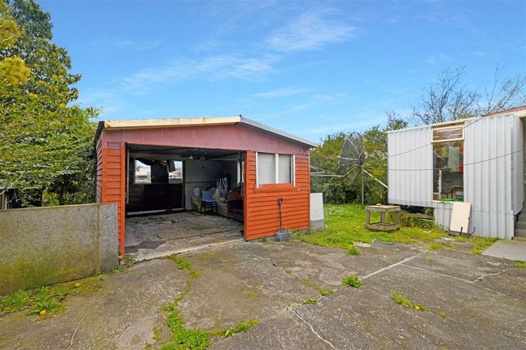 Photo of property in 97 Cobham Crescent, Kelston, Auckland, 0602