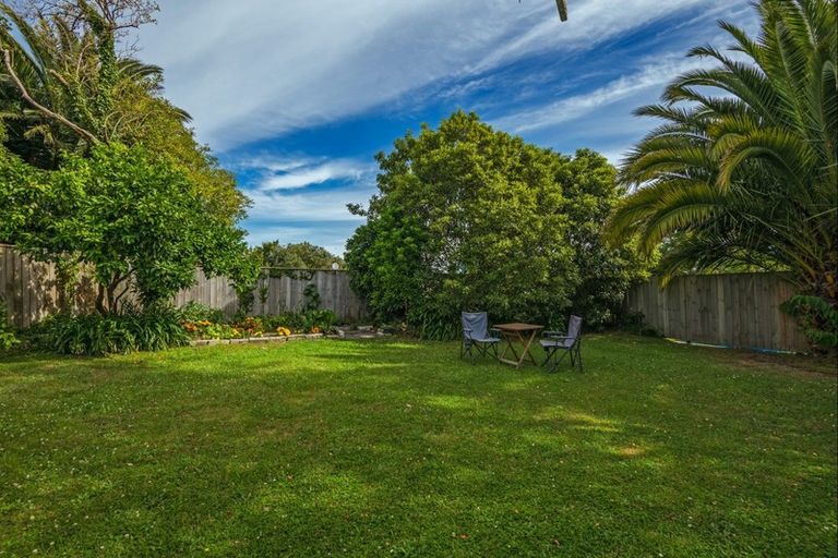 Photo of property in 16 Antrim Place, Hokowhitu, Palmerston North, 4410