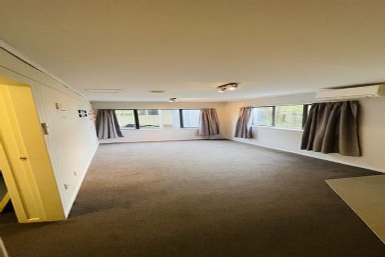 Photo of property in 21 Whitechapel Grove, Stokes Valley, Lower Hutt, 5019
