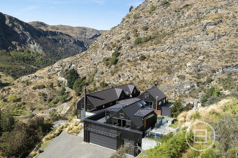 Photo of property in 12 Crows Nest Road, Arthurs Point, Queenstown, 9371