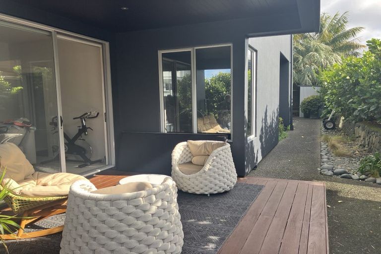 Photo of property in 34 Beach Road, Castor Bay, Auckland, 0620