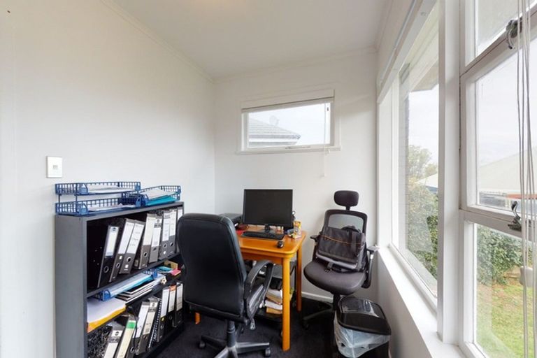 Photo of property in 1/818 East Coast Road, Oteha, Auckland, 0630