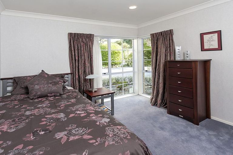 Photo of property in 278 Cascades Road, Botany Downs, Auckland, 2010