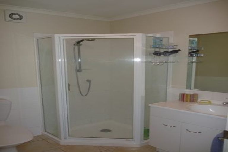 Photo of property in 22 Catrina Avenue, Birkenhead, Auckland, 0626