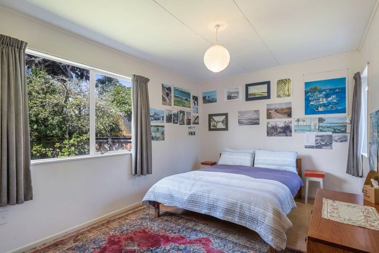 Photo of property in 9 Duncan Street, Waikawa Beach, Levin, 5573