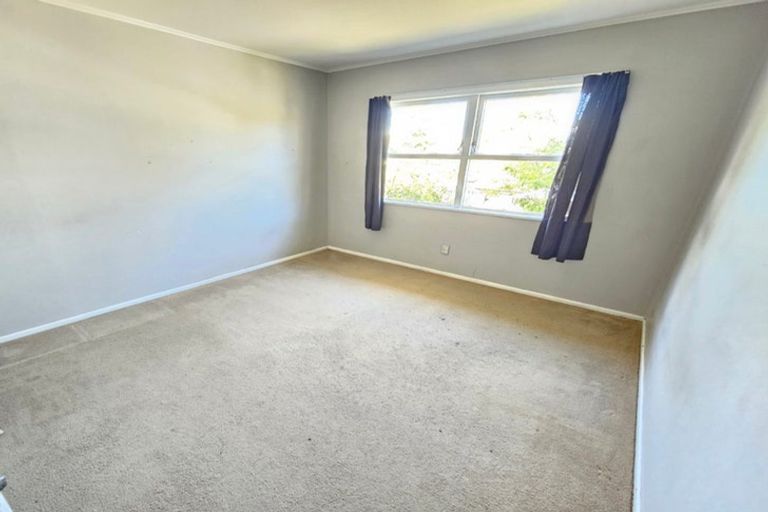 Photo of property in 30 Lyford Crescent, Sunnynook, Auckland, 0620