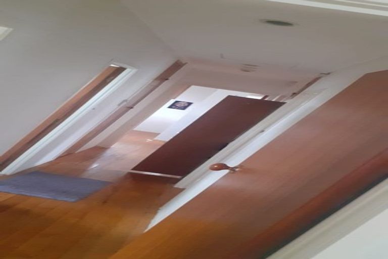 Photo of property in 212 Forrest Hill Road, Forrest Hill, Auckland, 0620