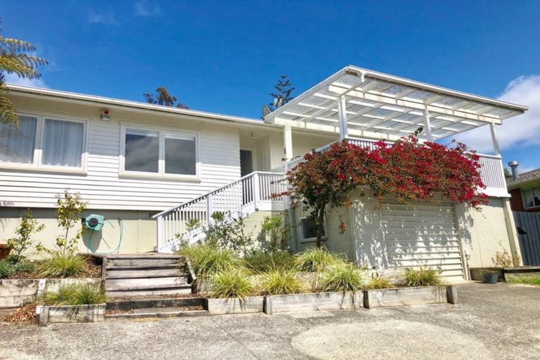 Photo of property in 3 Wirihana Road, Titirangi, Auckland, 0602